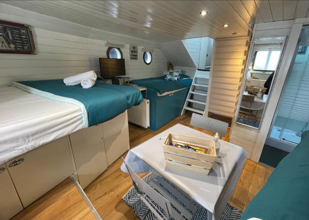Bateau Pelican Homestay *